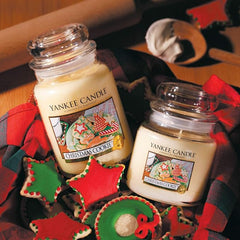 Yankee Candle Scented Candle | Christmas Cookie Medium Jar Candle| Burn Time: up to 75 Hours
