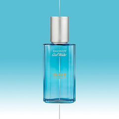 DAVIDOFF Cool Water Woman - Eau de Toilette for Her - Floral Fragrance with Notes of Melon, Lily of the Valley and Musk - Medium Longevity