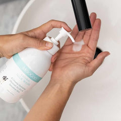 MooGoo Face and Body Milk Wash - A gentle, non-irritating cleanser formula for dry, sensitive skin - Suitable for all ages (baby to adult) and skin types - A phthalate free cleanser for men and women