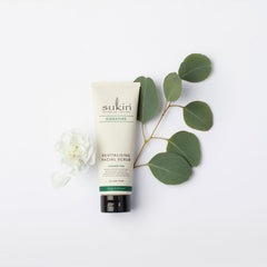 Sukin Signature Revitalising Facial Scrub 200ml -with Bamboo, Walnut Shells & Aloe Vera; cruelty free & vegan friendly - uses gentle granules to lightly exfoliate the skin, removing dirt & impurities.