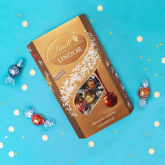 Lindt LINDOR Assorted Chocolate Truffles Box - approx. 26 Balls, 337g - ideal for Sharing and Gifting, Mother’s Day Gift - Chocolate Balls with a Smooth Melting Filling